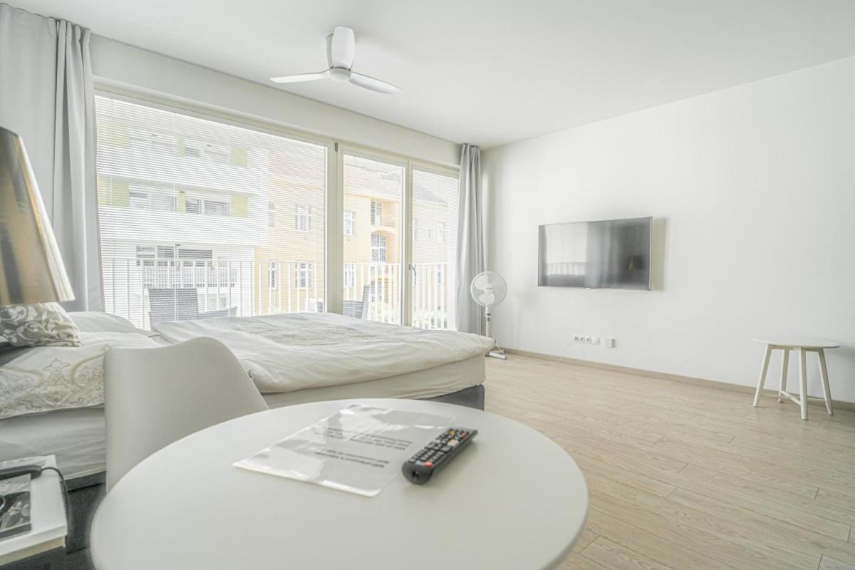 Apartment Karel With Garage Parking Prag Eksteriør billede