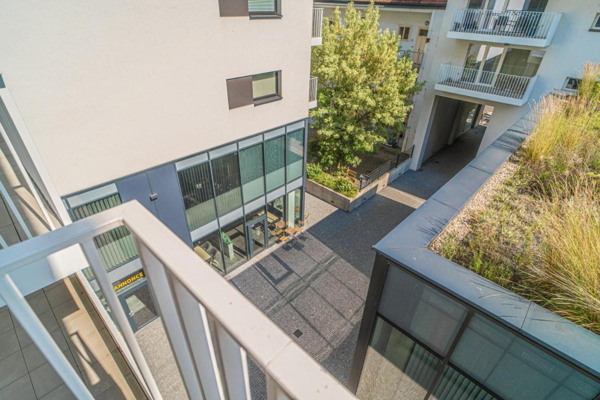 Apartment Karel With Garage Parking Prag Eksteriør billede